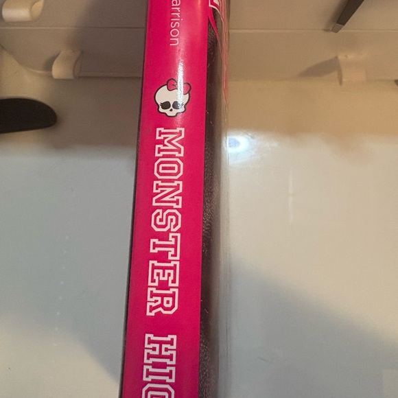 Monster High Book - Picture 3 of 4